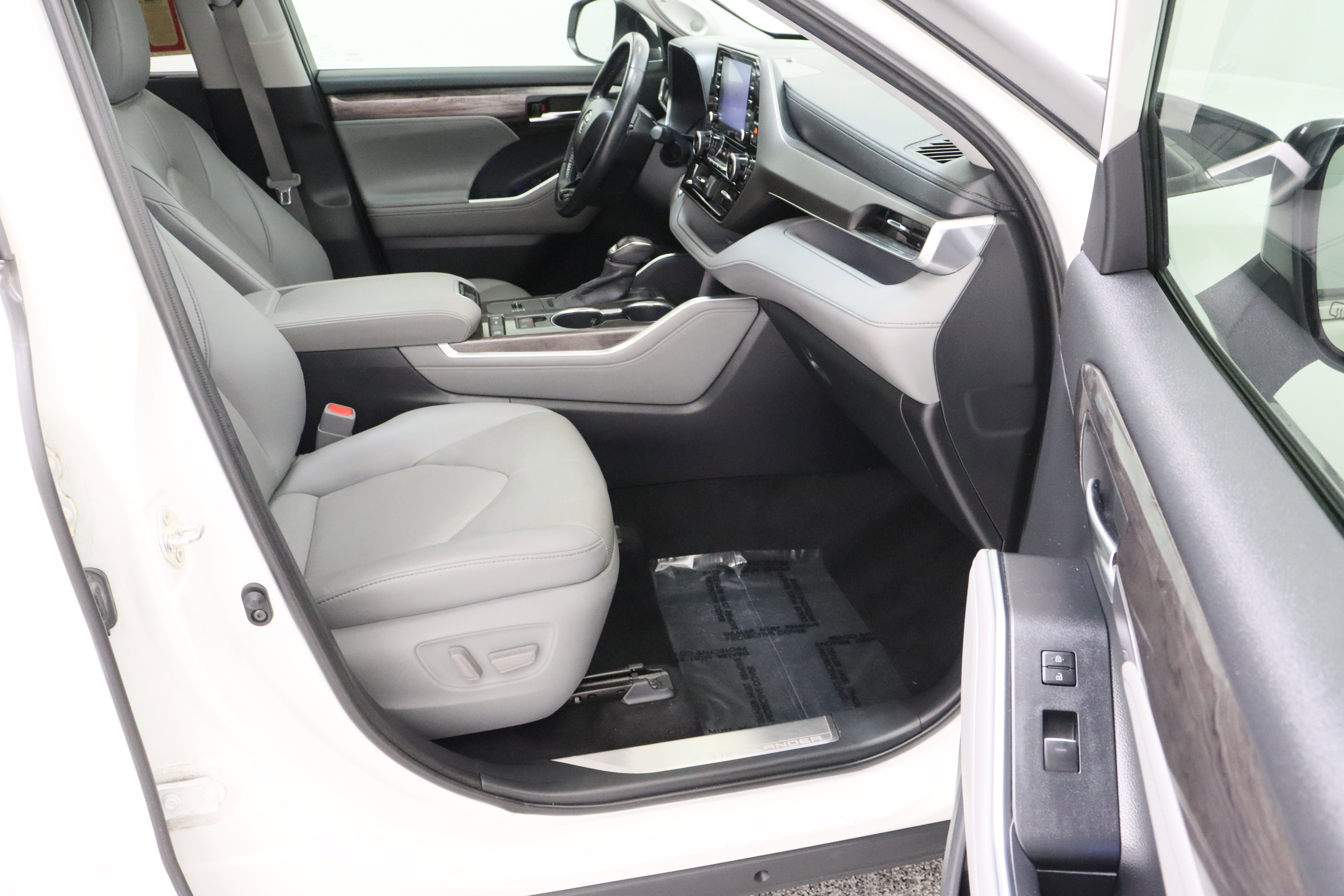 Certified 2020 Toyota Highlander Limited image 42
