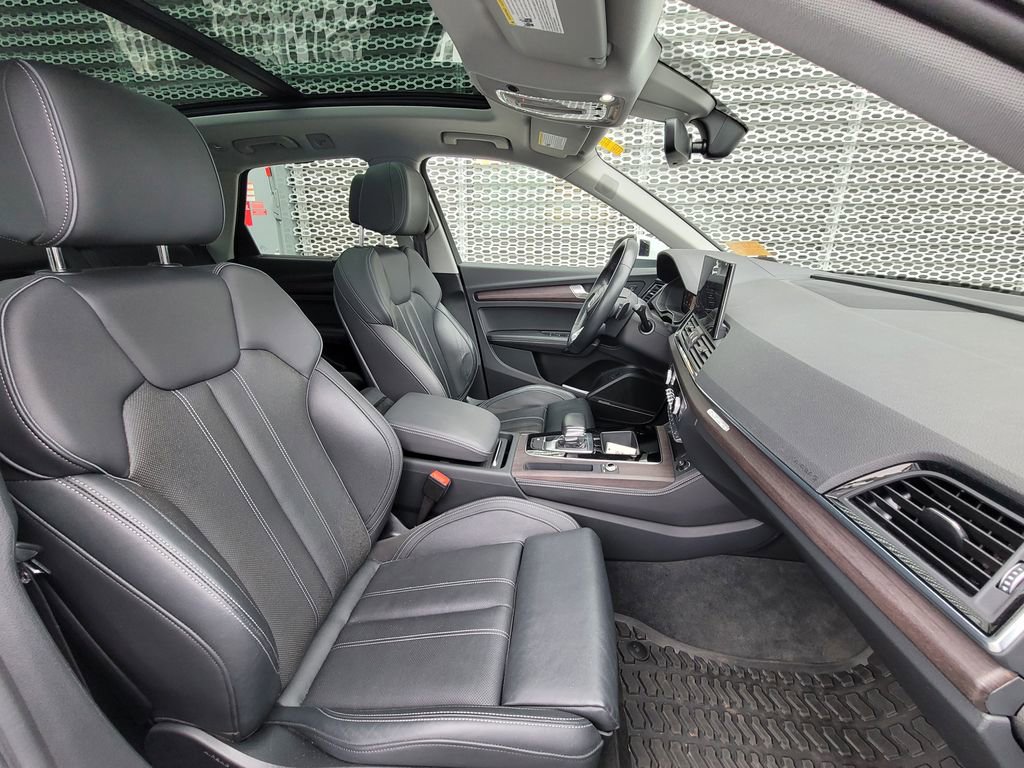 Certified 2021 Audi Q5 Prestige w/ Prestige Package AWD/4WD image 22