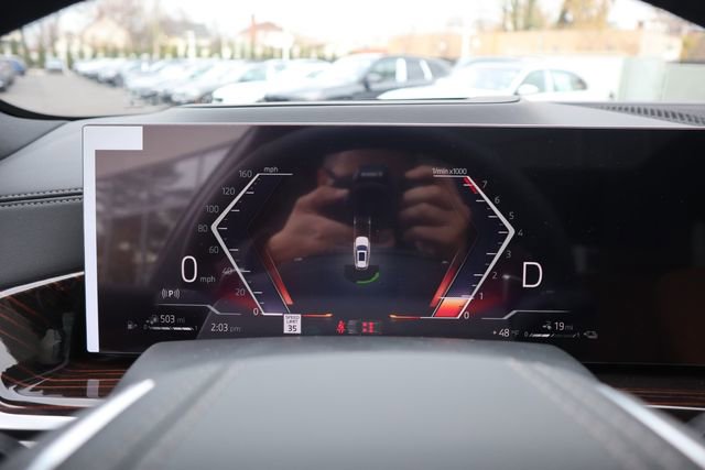 New 2026 BMW X5 xDrive50e w/ Executive Package image 25