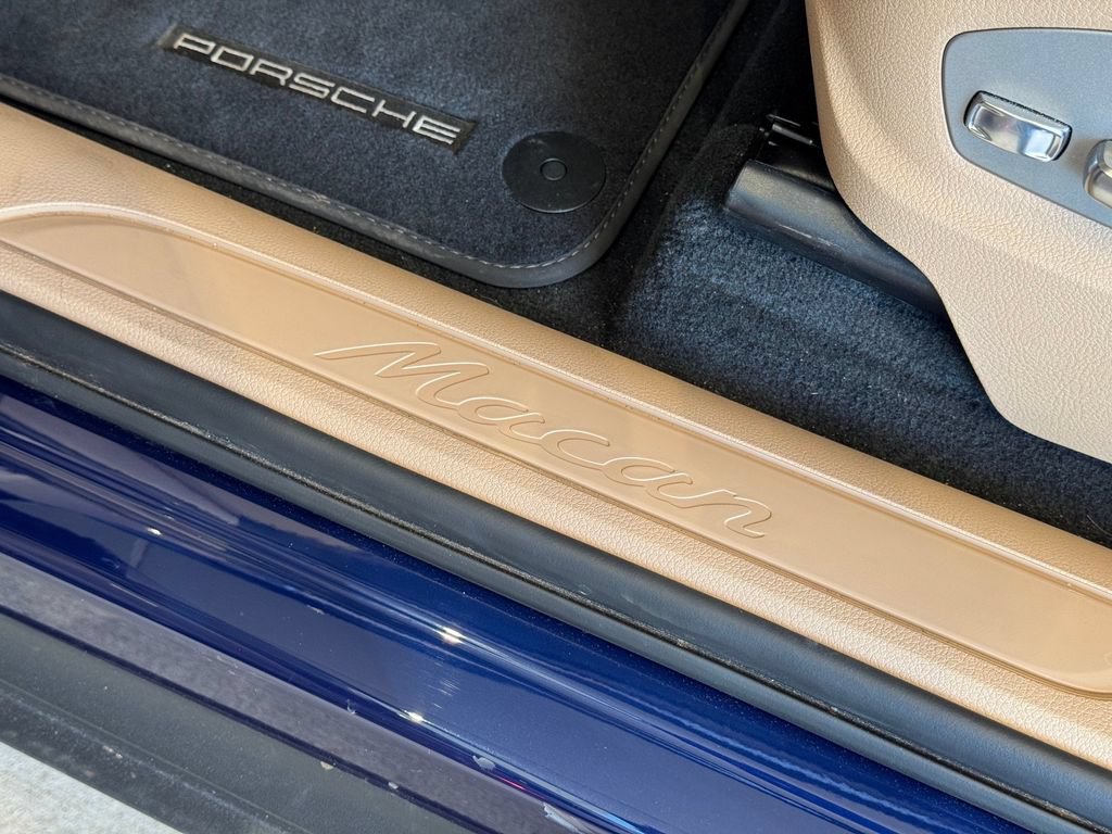 Certified 2026 Porsche Macan AWD/4WD image 29