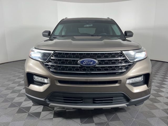 Used 2021 Ford Explorer XLT w/ Equipment Group 202A image 4