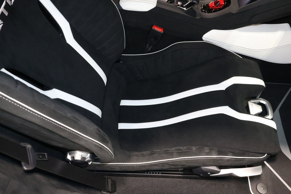 Used 2021 Lamborghini Huracan STO image 37