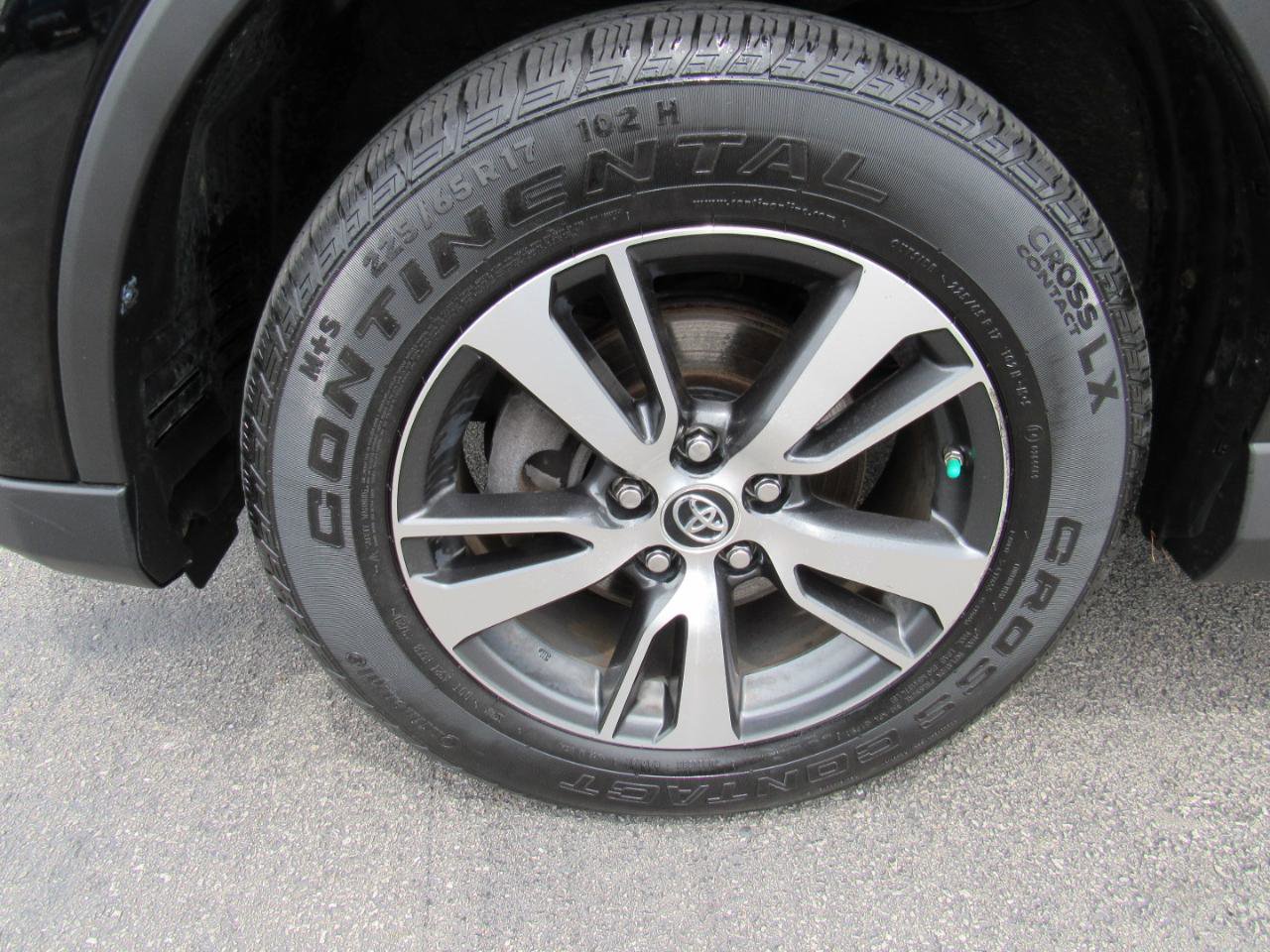 Used 2016 Toyota RAV4 XLE AWD/4WD image 10