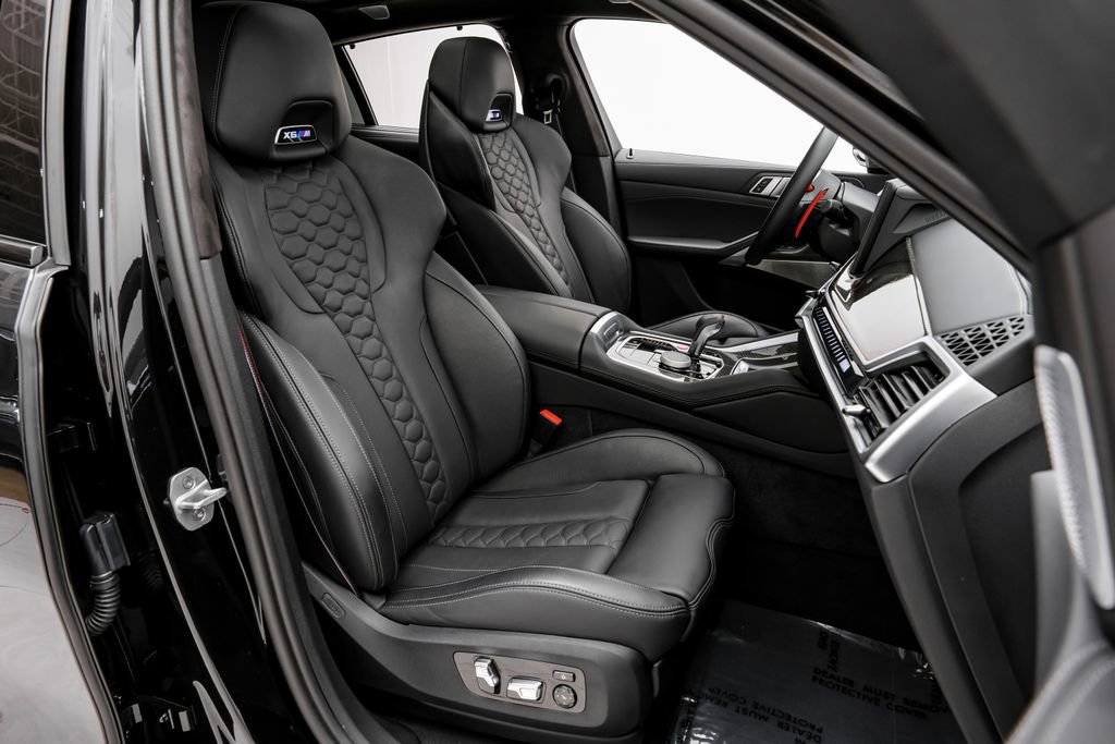 Used 2025 BMW X6 M Competition w/ Executive Package image 30