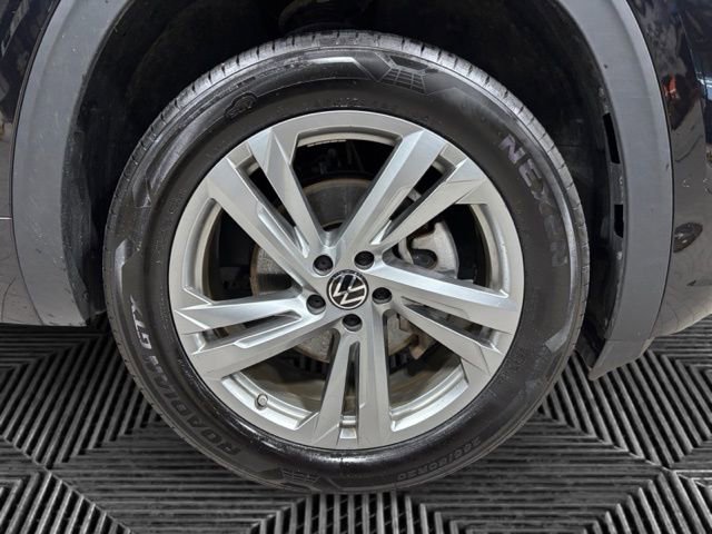 Used 2024 Volkswagen Atlas Cross Sport SEL R-Line image 30