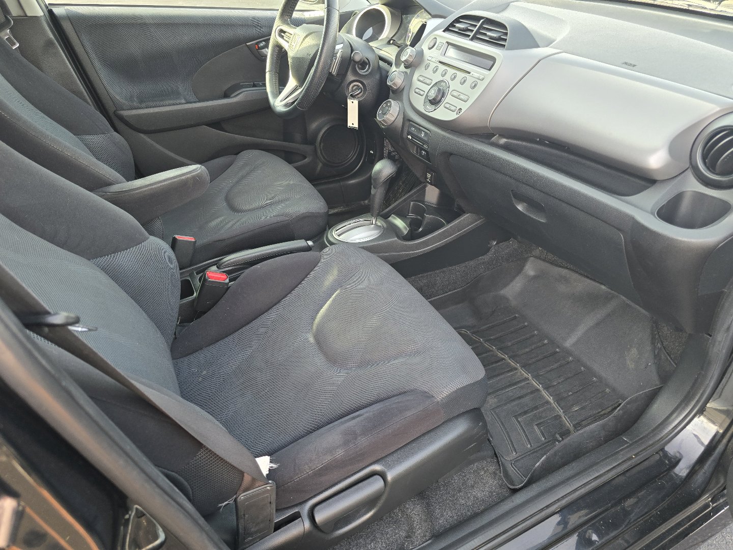 Used 2010 Honda Fit Sport image 23