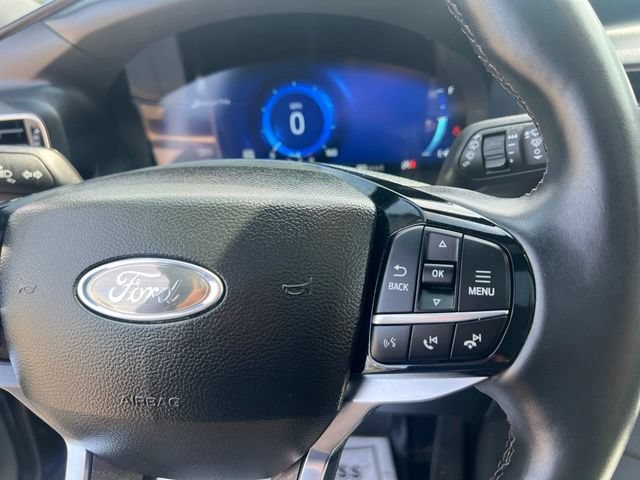 Used 2024 Ford Explorer Platinum w/ Technology Package AWD/4WD image 30