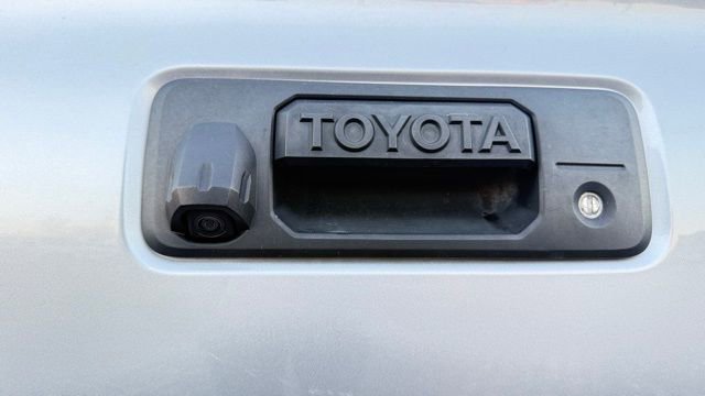 Used 2018 Toyota Tacoma SR5 image 6