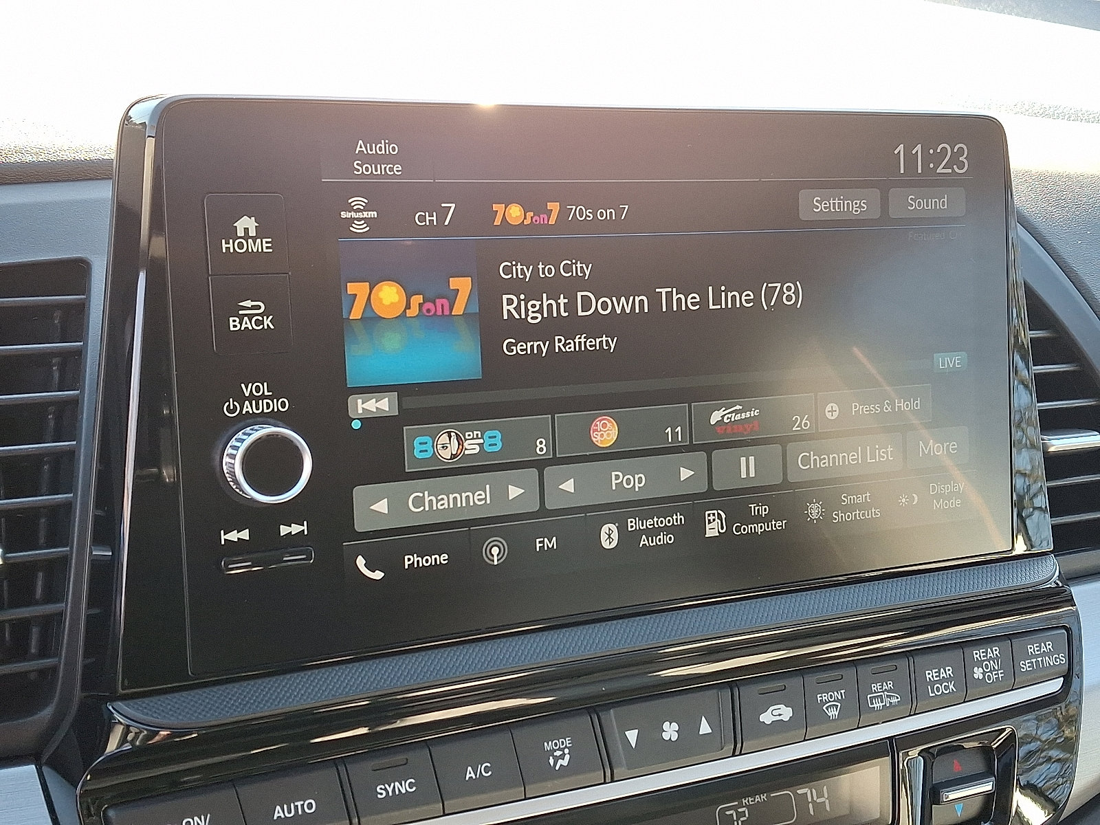 Used 2025 Honda Odyssey EX-L image 17