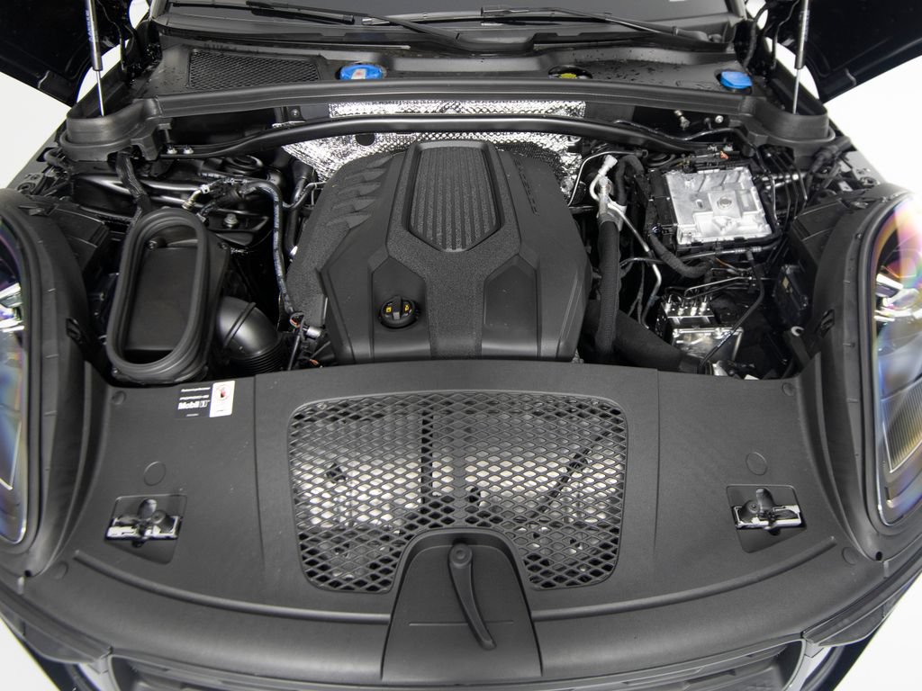 New 2026 Porsche Macan AWD/4WD image 41