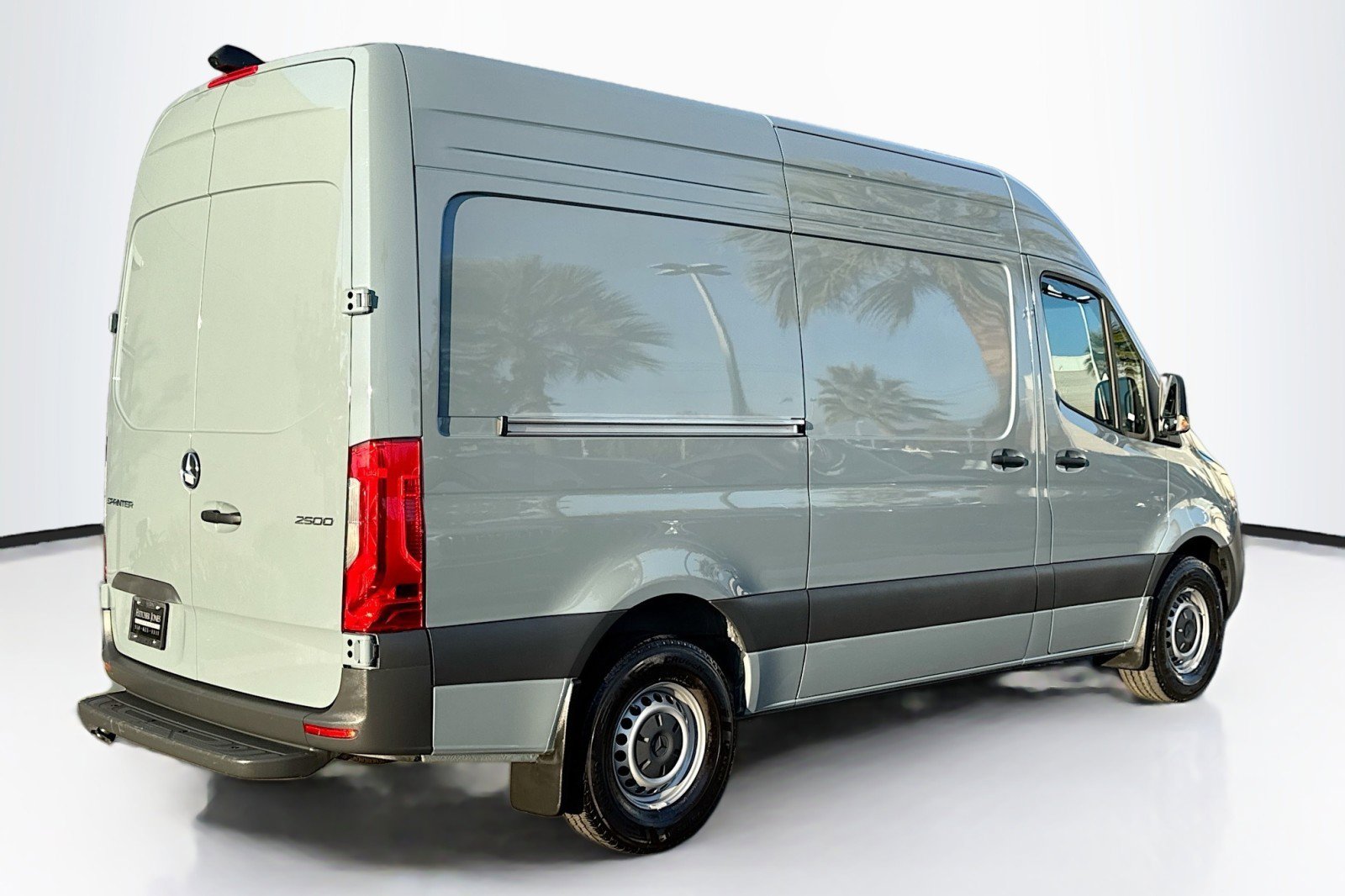 Used 2025 Mercedes-Benz Sprinter 2500 image 5