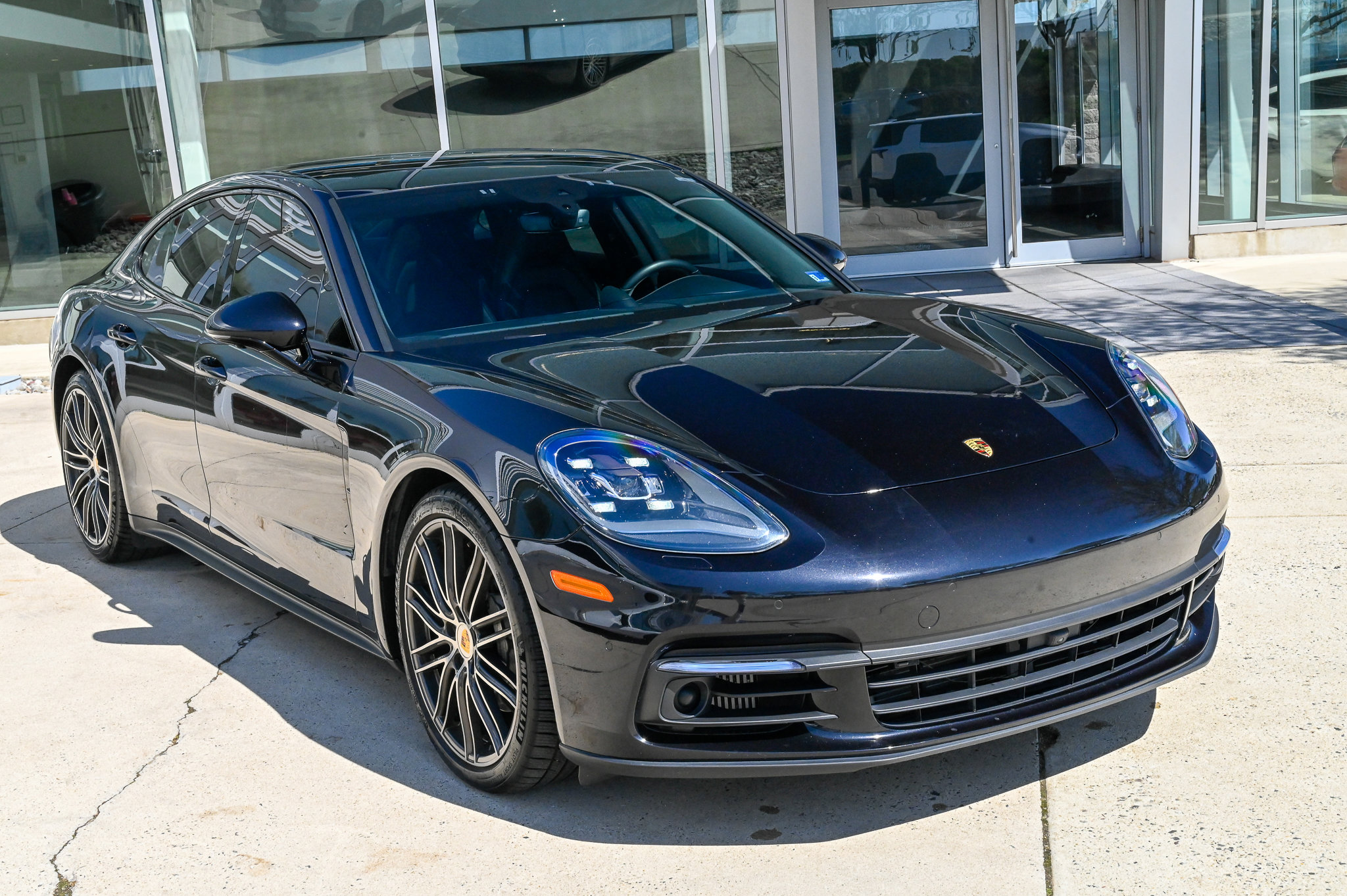 Used 2018 Porsche Panamera 4S AWD/4WD image 3