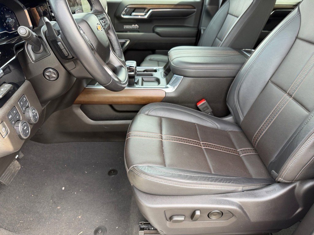 Used 2024 Chevrolet Silverado 1500 High Country image 11