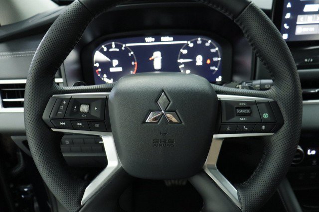 New 2026 Mitsubishi Outlander SE FWD image 8
