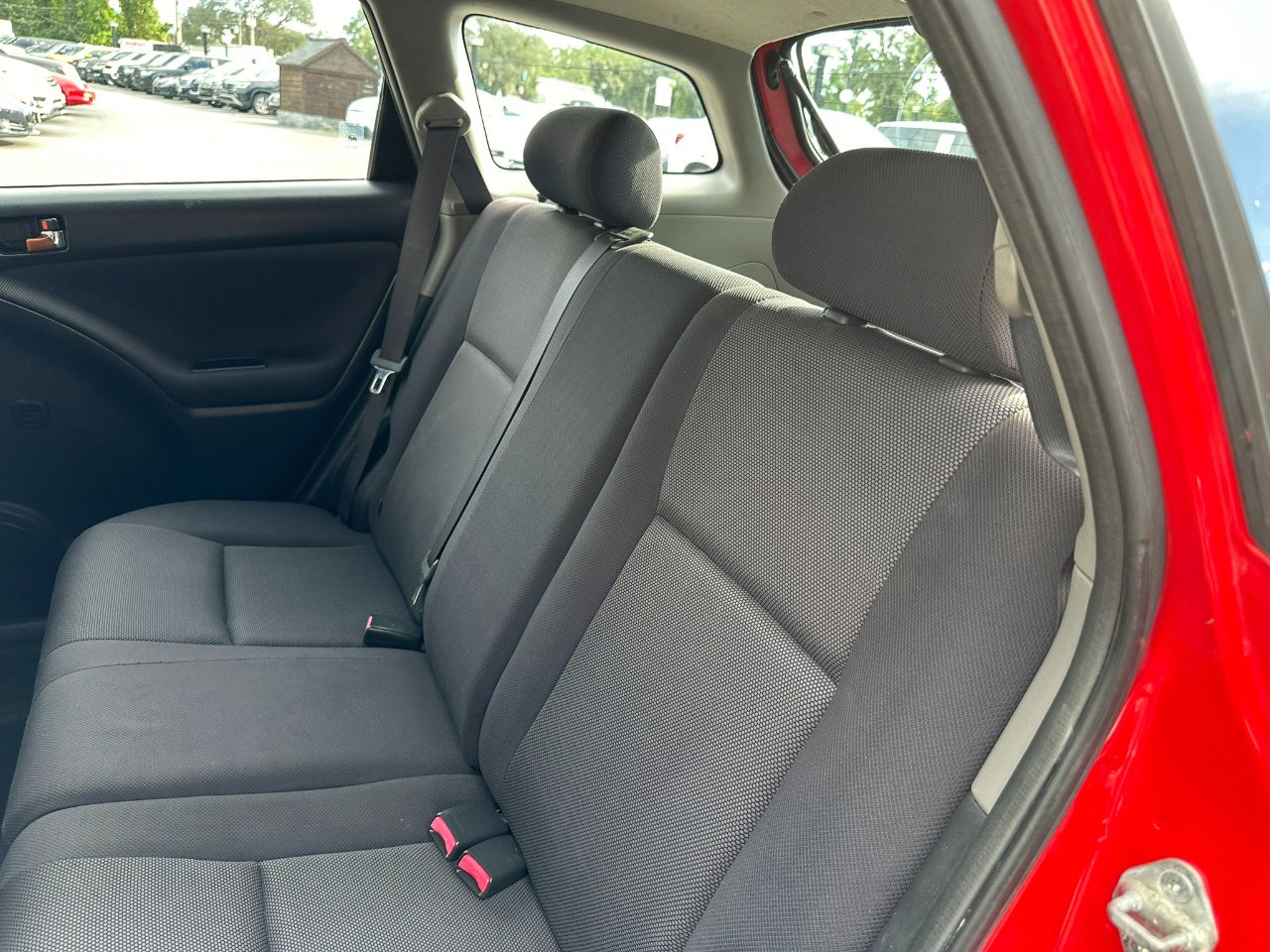 Used 2004 Toyota Matrix FWD image 35