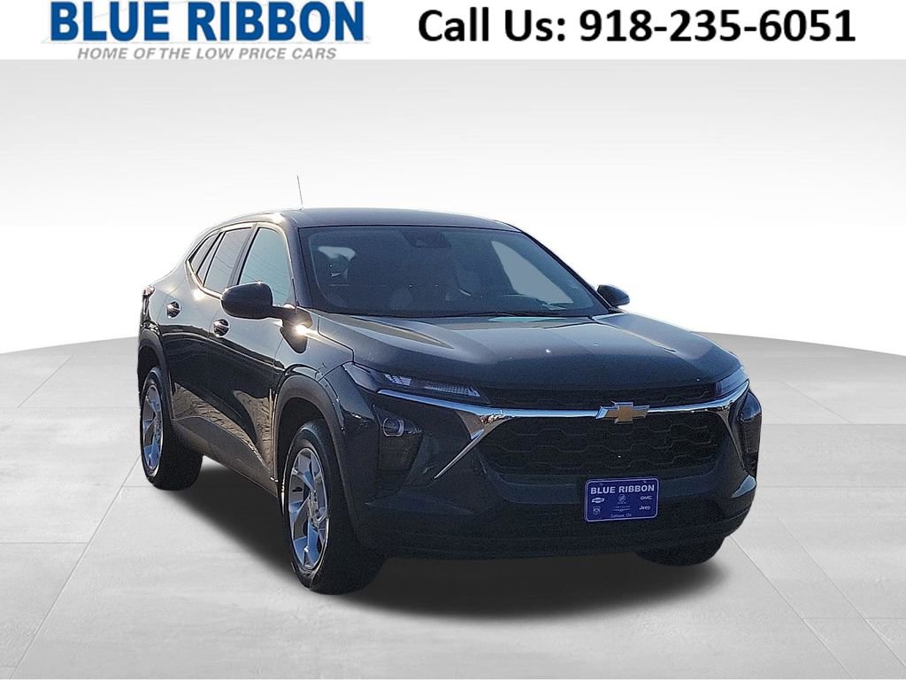 Used 2025 Chevrolet Trax LS w/ LS Convenience Package FWD image 1