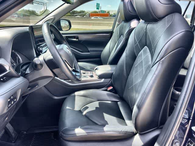 Used 2022 Toyota Highlander Platinum image 11