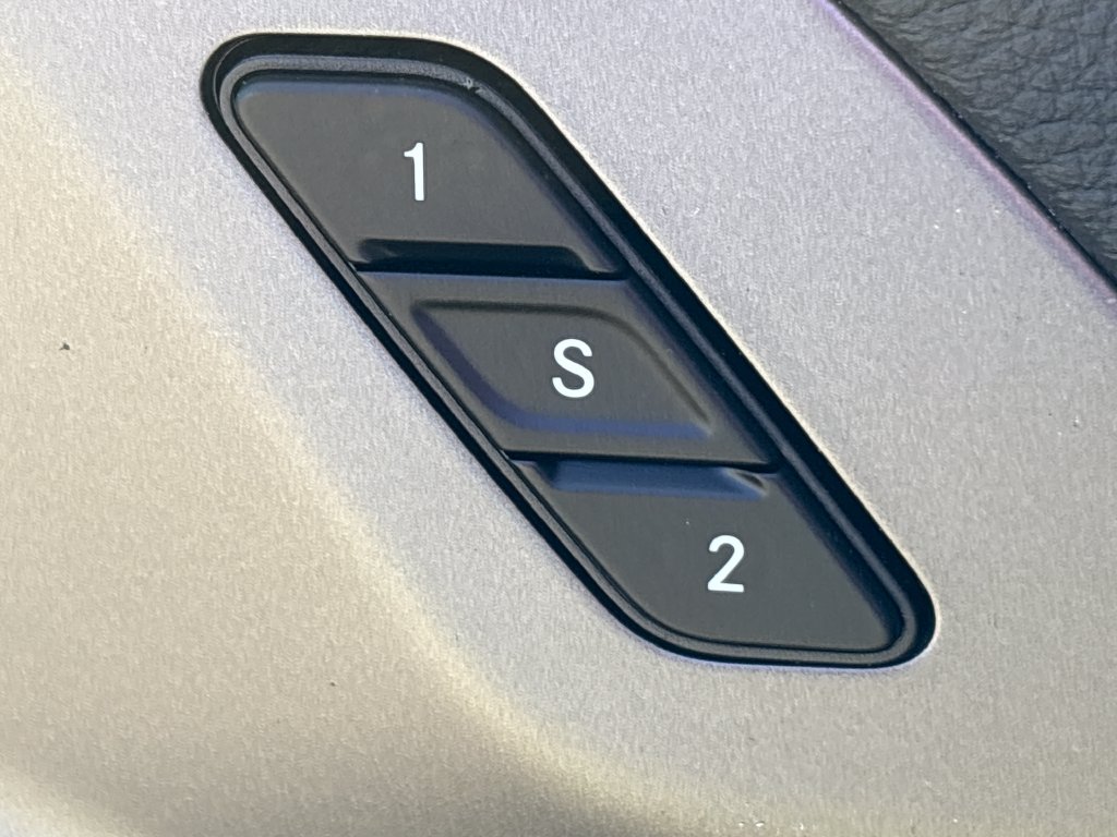New 2027 Chrysler Pacifica Limited FWD image 34