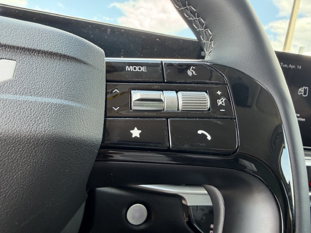 New 2026 Kia Sorento LX FWD image 22