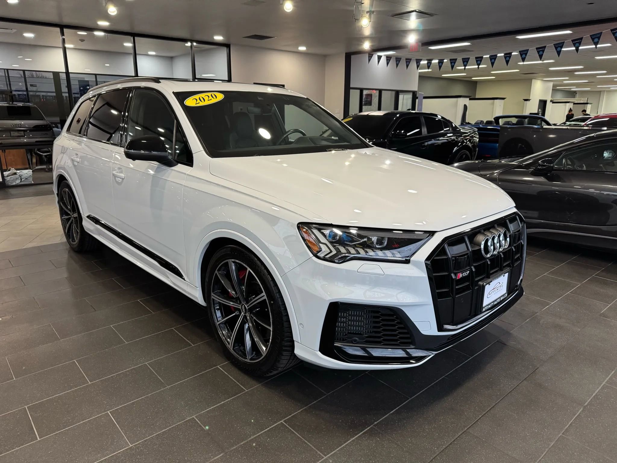 Used 2020 Audi SQ7 Prestige AWD/4WD image 2