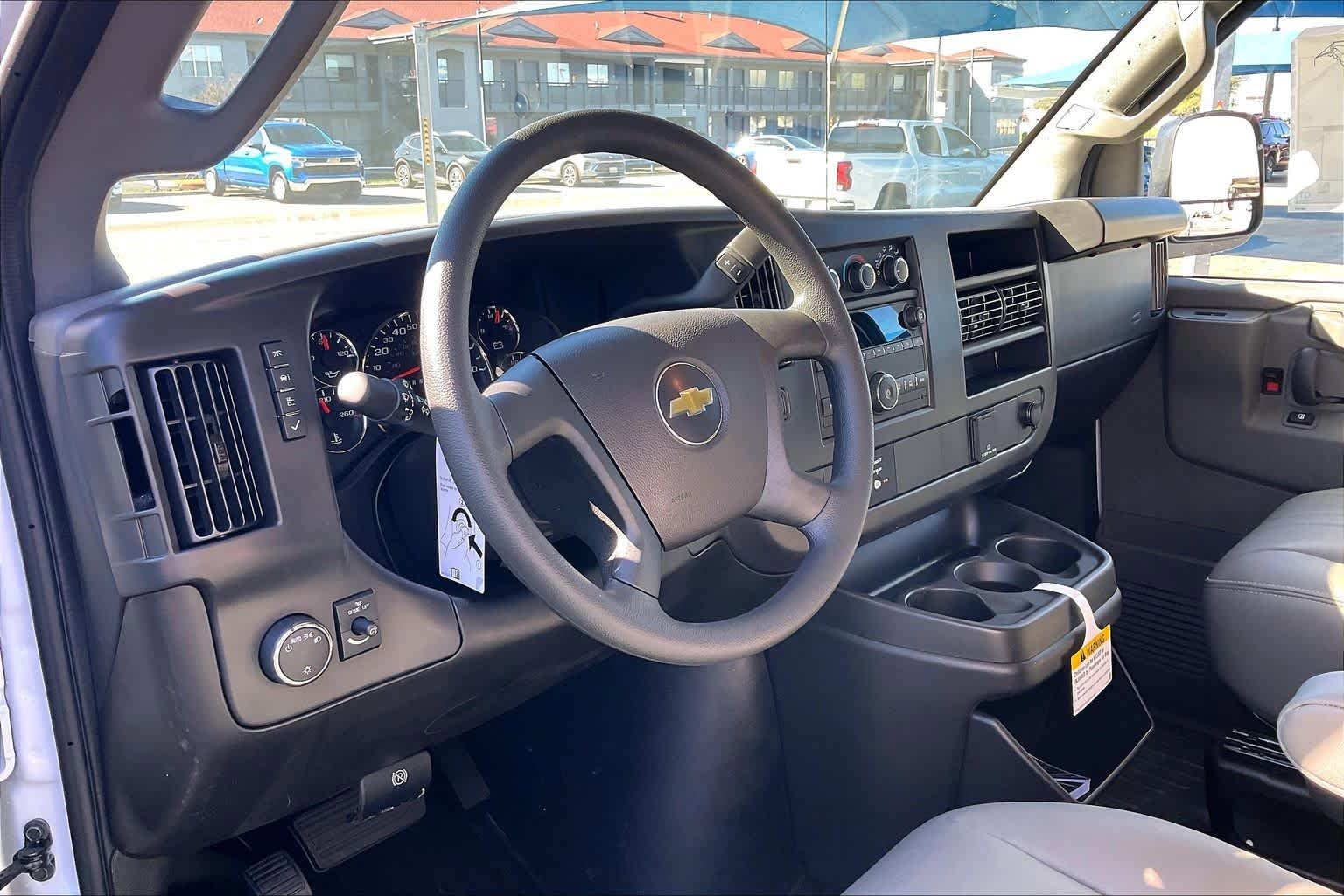 New 2026 Chevrolet Express 2500 image 8