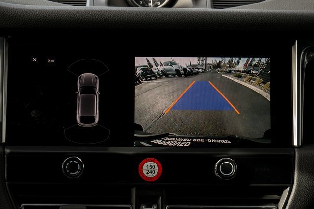 Used 2022 Porsche Macan w/ Premium Package Plus image 21