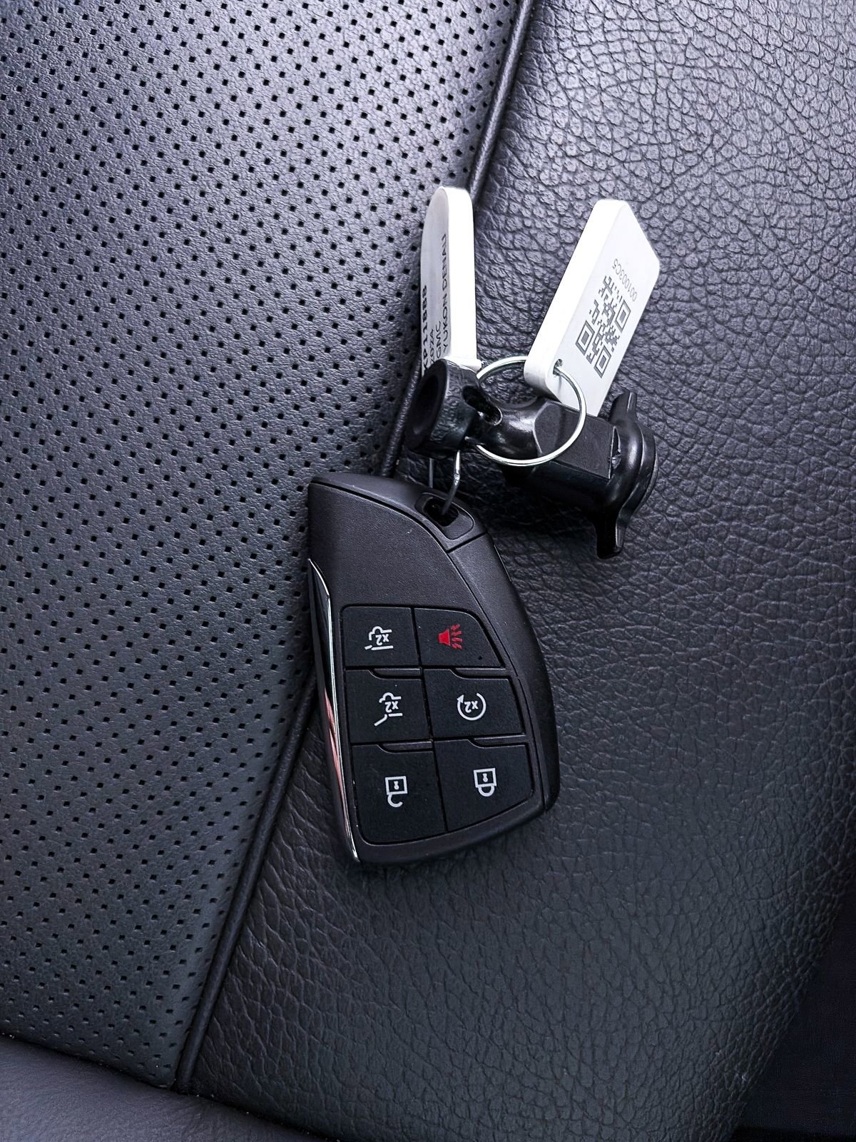 Used 2024 GMC Yukon Denali w/ Advanced Technology Package AWD/4WD image 34