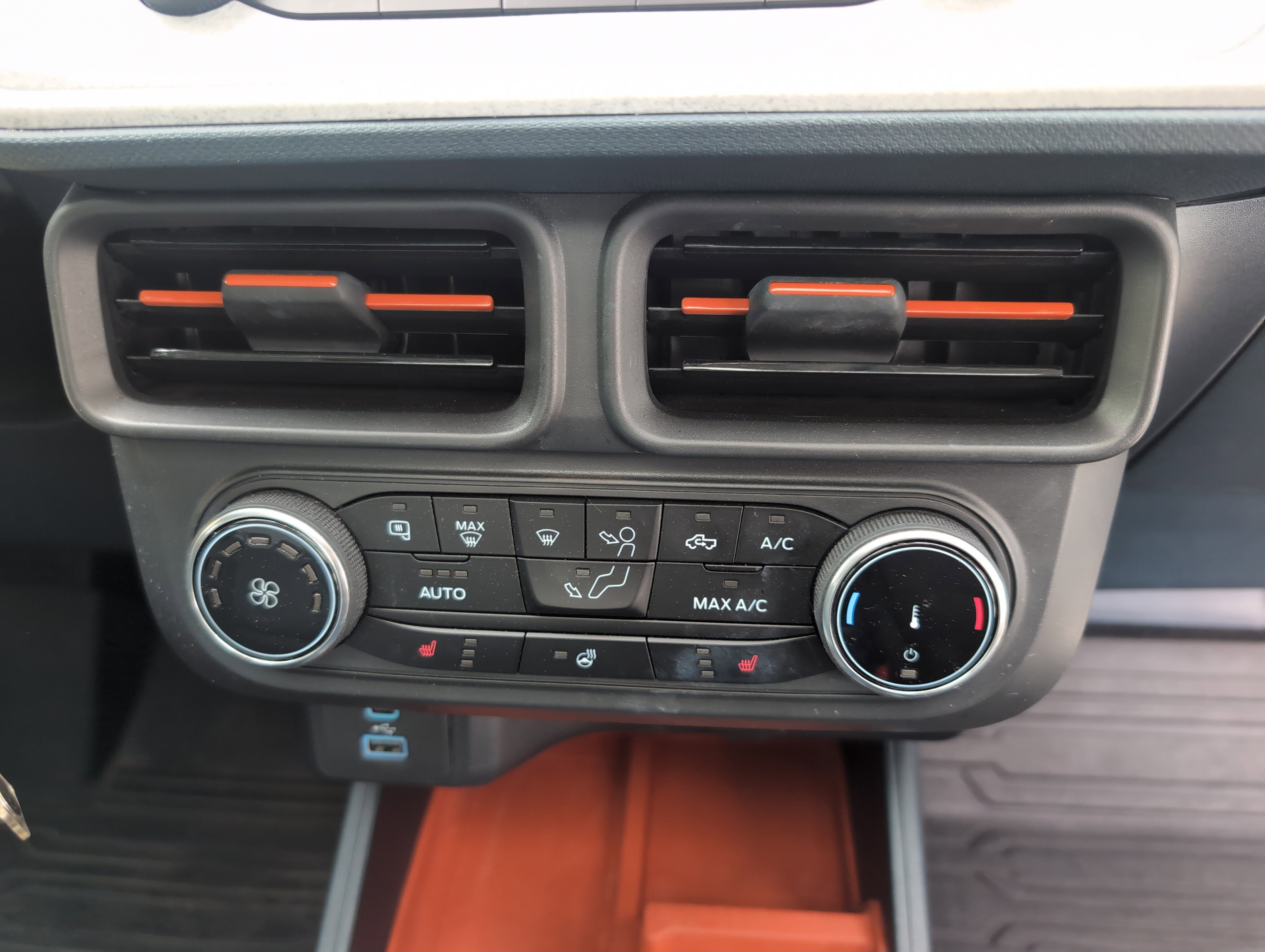 Used 2024 Ford Maverick XLT w/ XLT Luxury Package FWD image 38