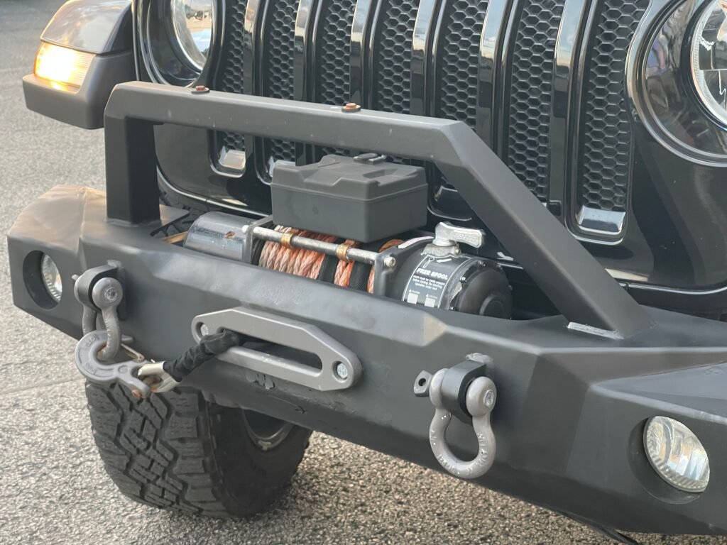 Used 2021 Jeep Wrangler Unlimited Sahara AWD/4WD image 36