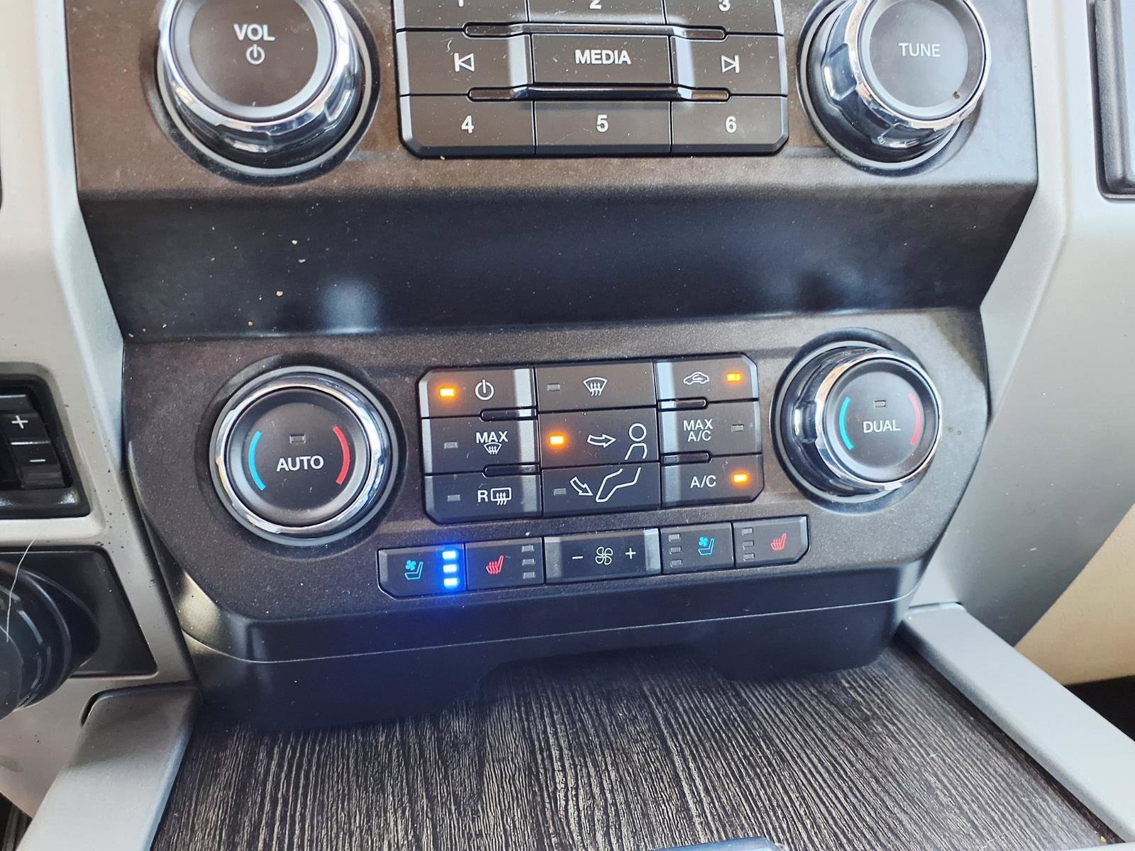 Certified 2021 Ford F250 Lariat w/ Lariat Value Package image 25