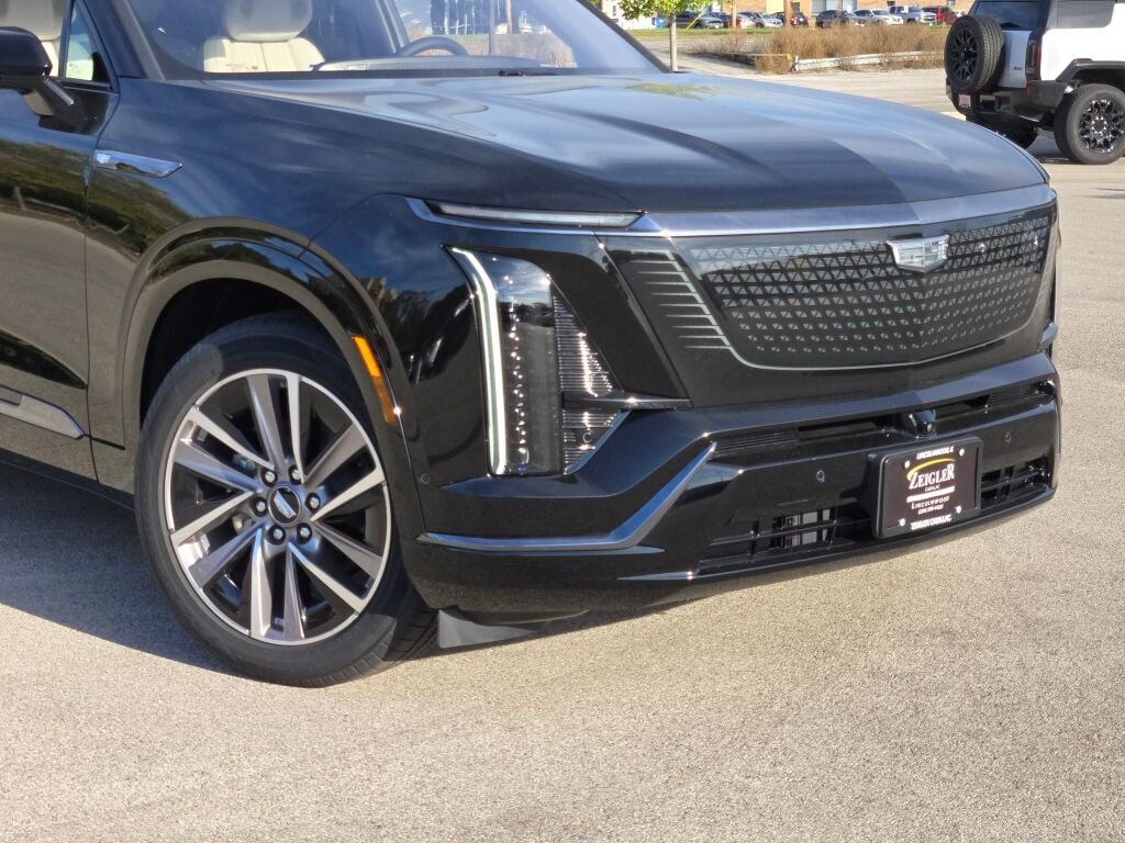 New 2026 Cadillac Vistiq Sport w/ LPO, Floor Liner Package image 2