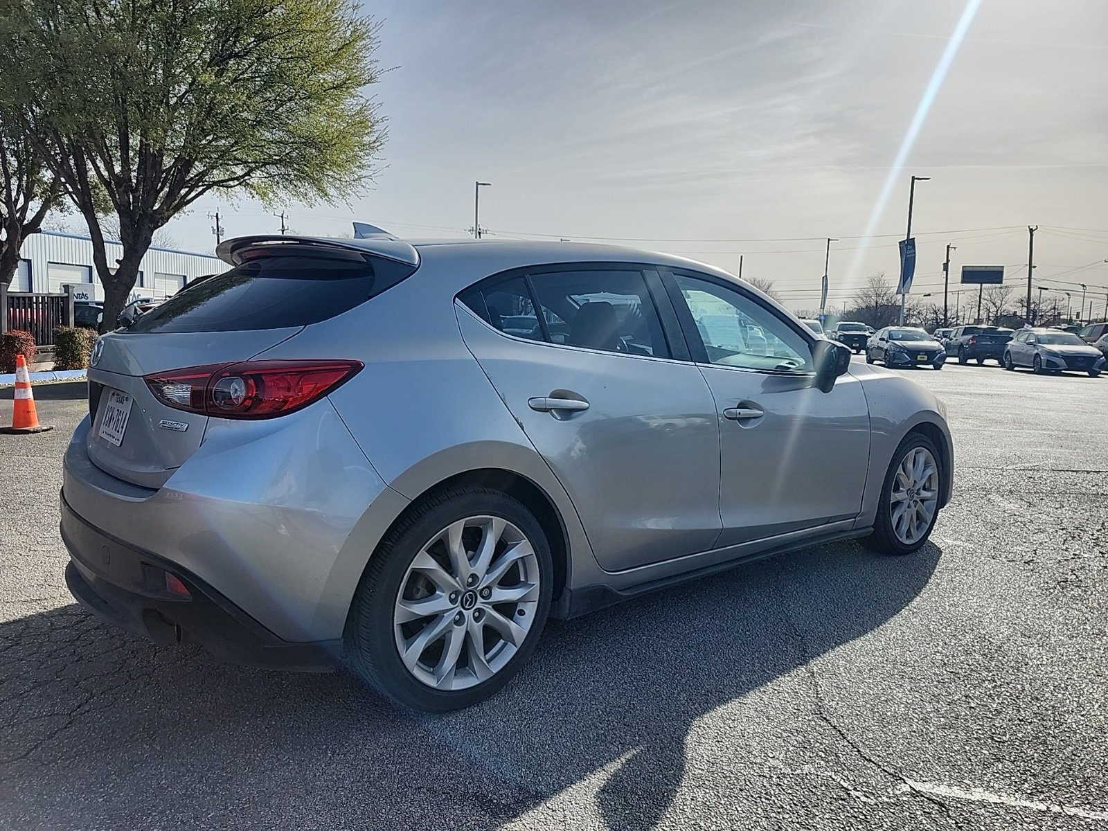 Used 2015 MAZDA MAZDA3 s Touring w/ Appearance Package image 3