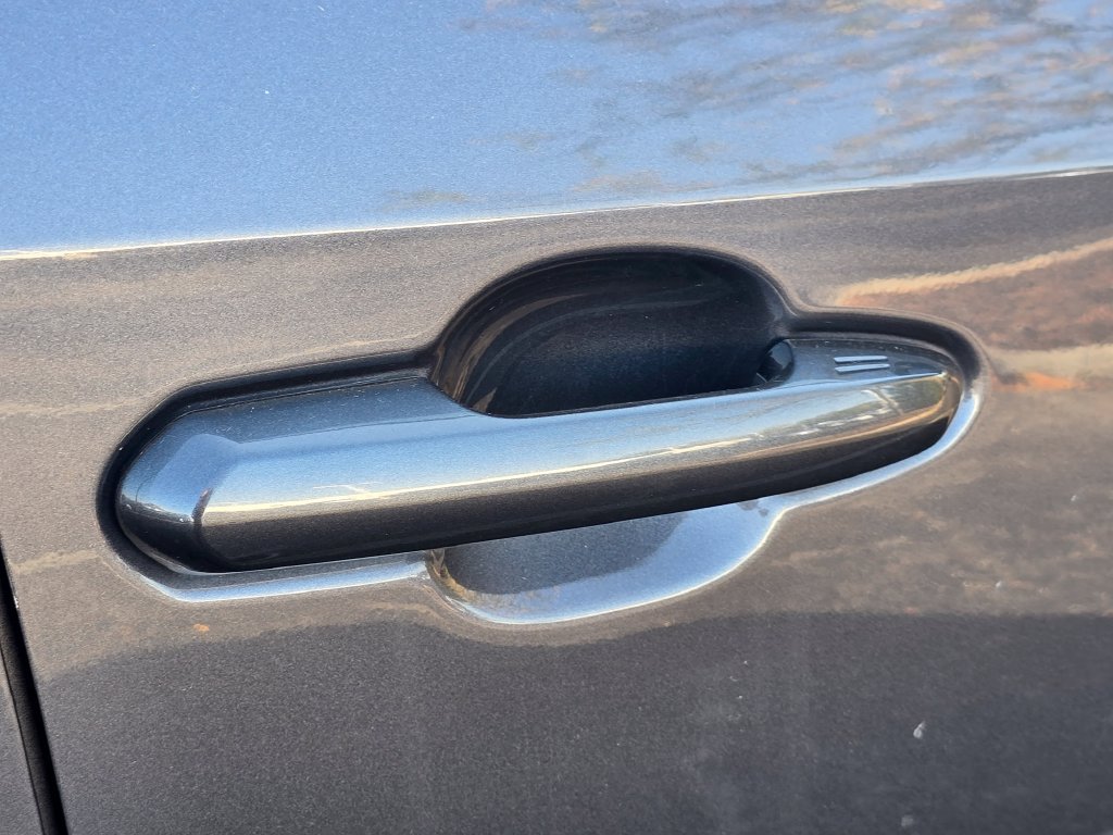 Used 2022 Toyota RAV4 XLE AWD/4WD image 16
