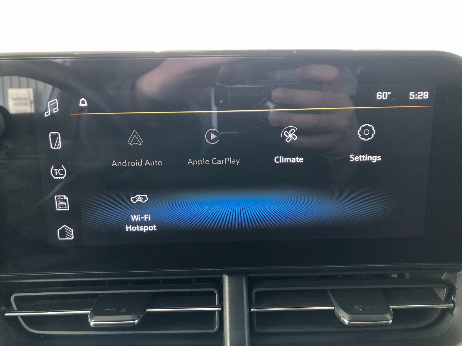 Used 2024 Chevrolet Trax LT w/ Sunroof Package image 25