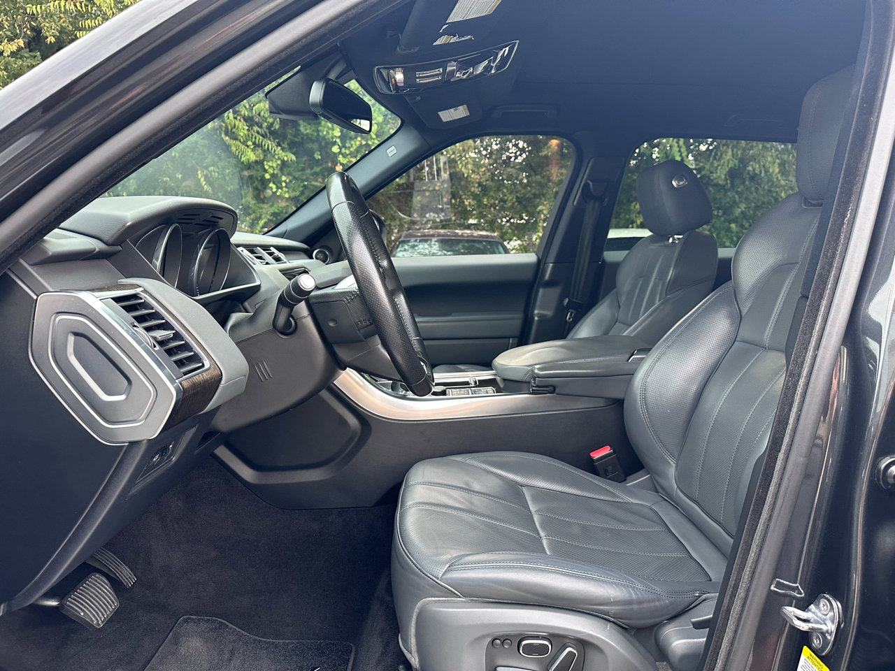 Used 2015 Land Rover Range Rover Sport HSE image 11