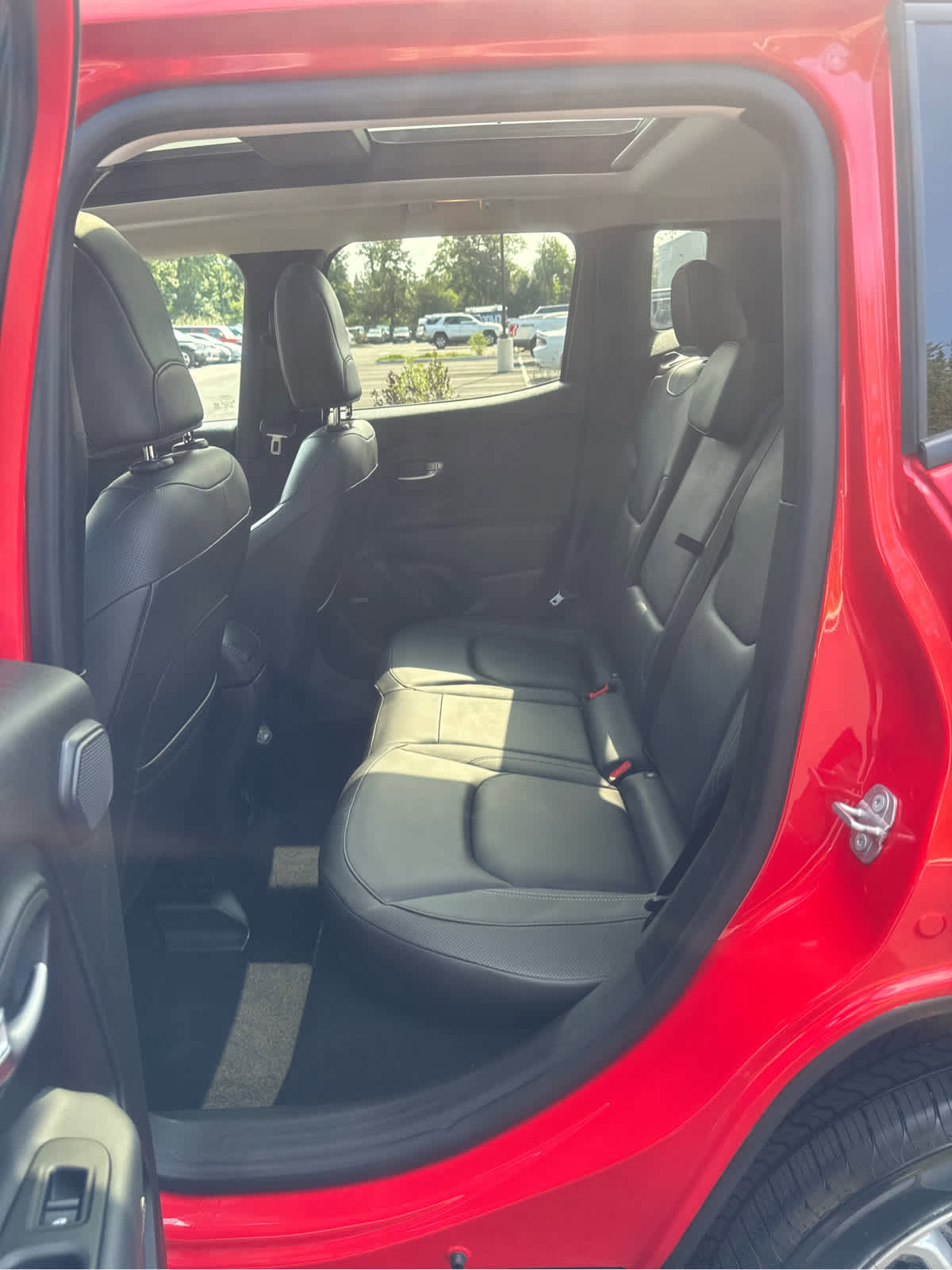 Certified 2021 Jeep Renegade Limited w/ Sun & Sound Group image 18
