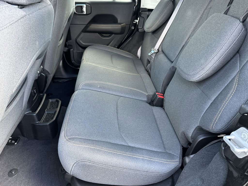 Certified 2025 Jeep Wrangler Unlimited Sahara image 15