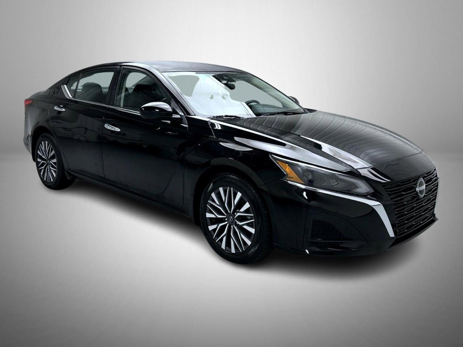 Used 2023 Nissan Altima 2.5 SV AWD/4WD image 3