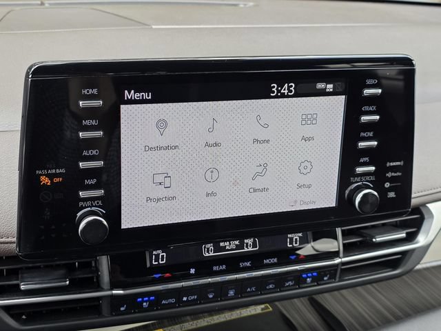 Used 2024 Toyota Sienna Platinum AWD/4WD image 22