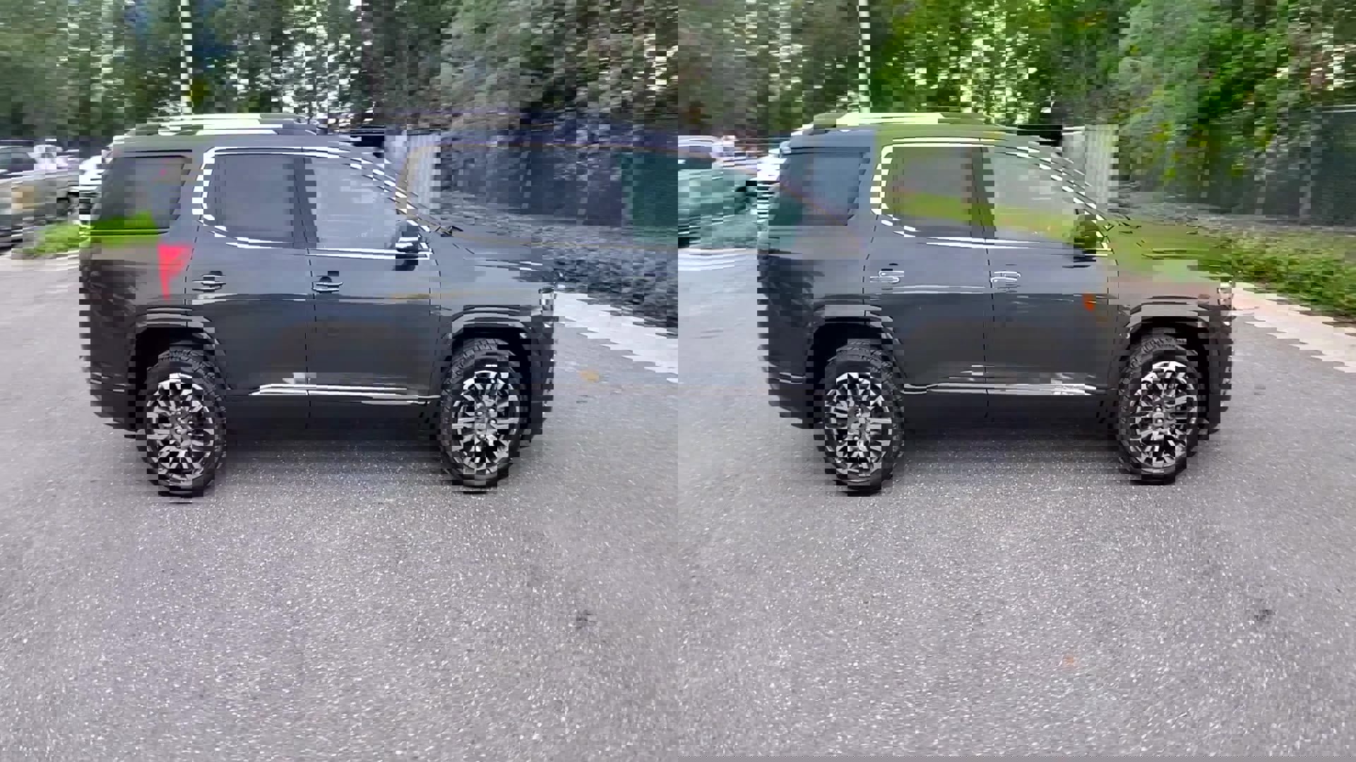 Used 2021 GMC Acadia Denali w/ Denali Technology Package image 49