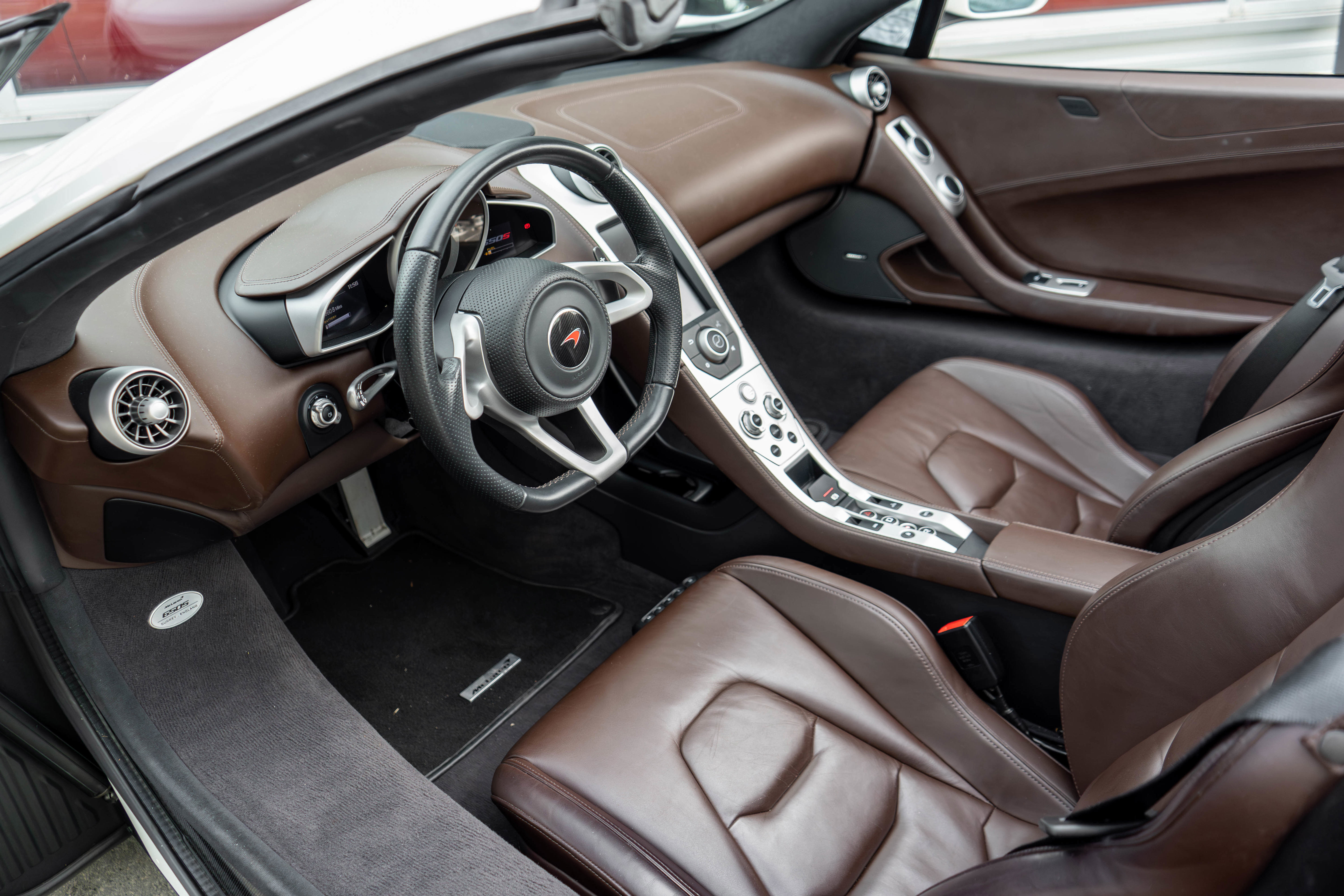 Used 2015 McLaren 650S Spider image 11