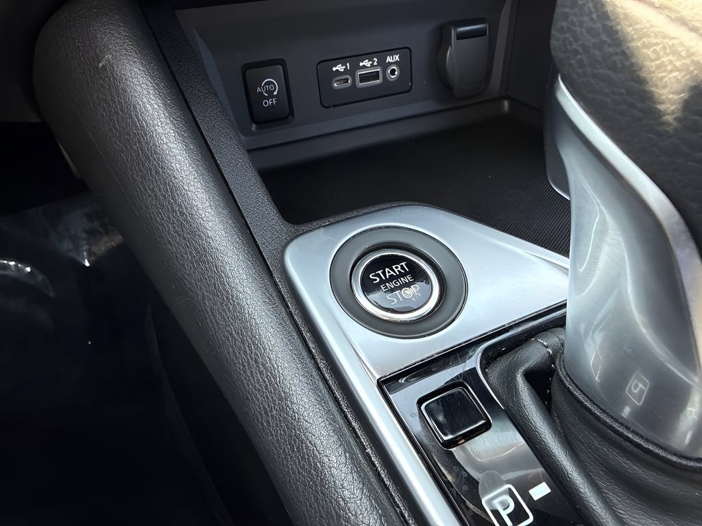 Used 2025 Nissan Sentra SV FWD image 13