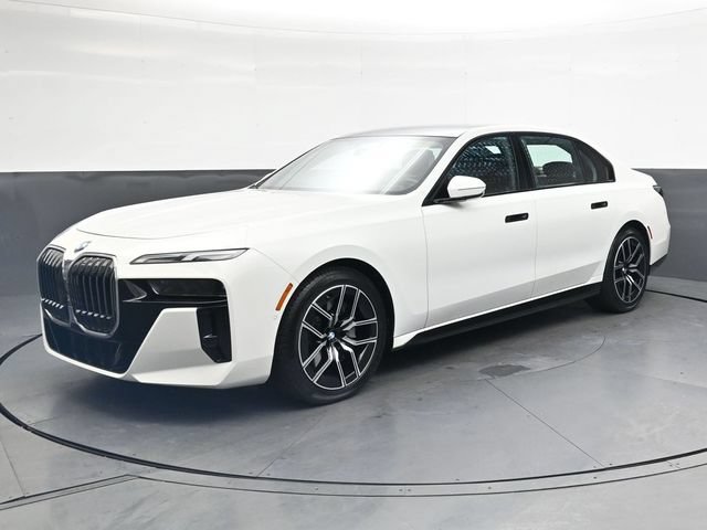 Used 2024 BMW 740i xDrive AWD/4WD image 10