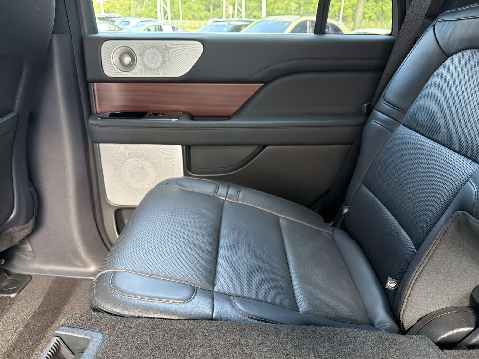 Used 2023 Lincoln Navigator Reserve AWD/4WD image 14