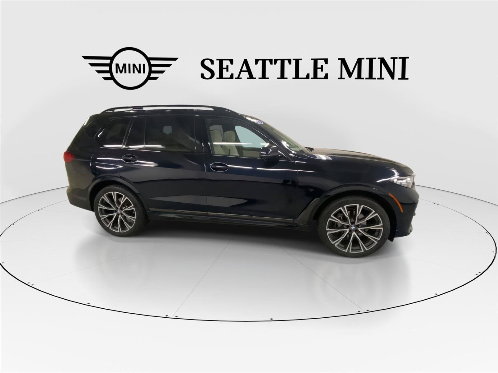 Used 2021 BMW X7 xDrive40i w/ M Sport Package AWD/4WD image 13