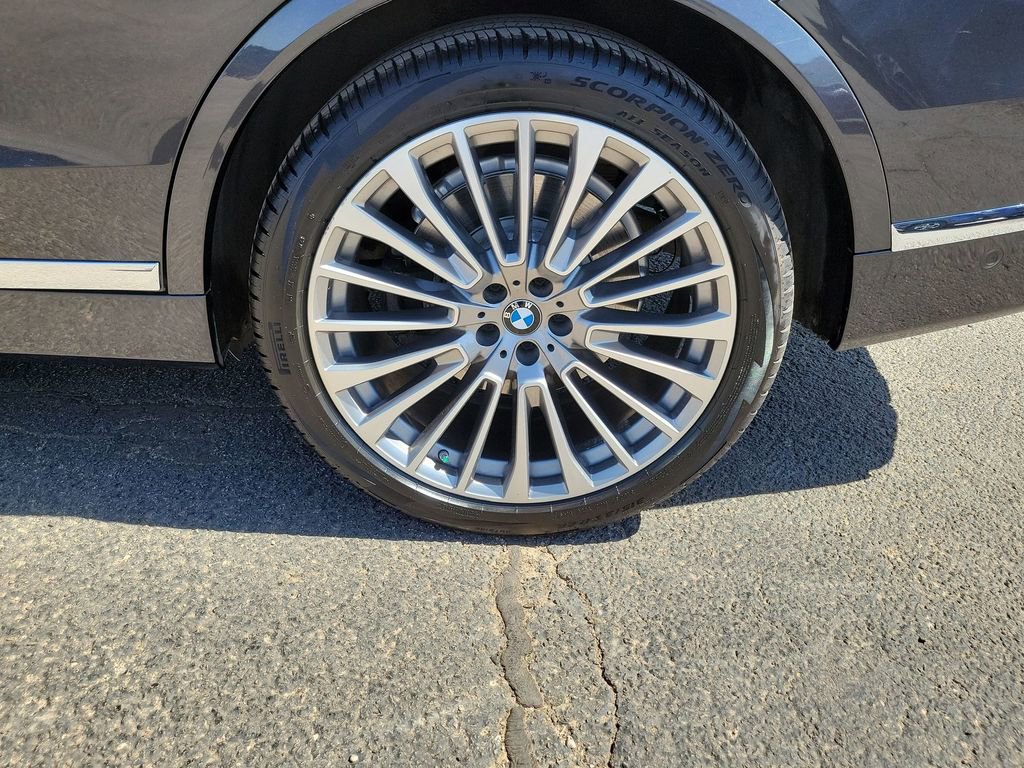 Used 2019 BMW X7 xDrive50i w/ Luxury Seating Package image 11