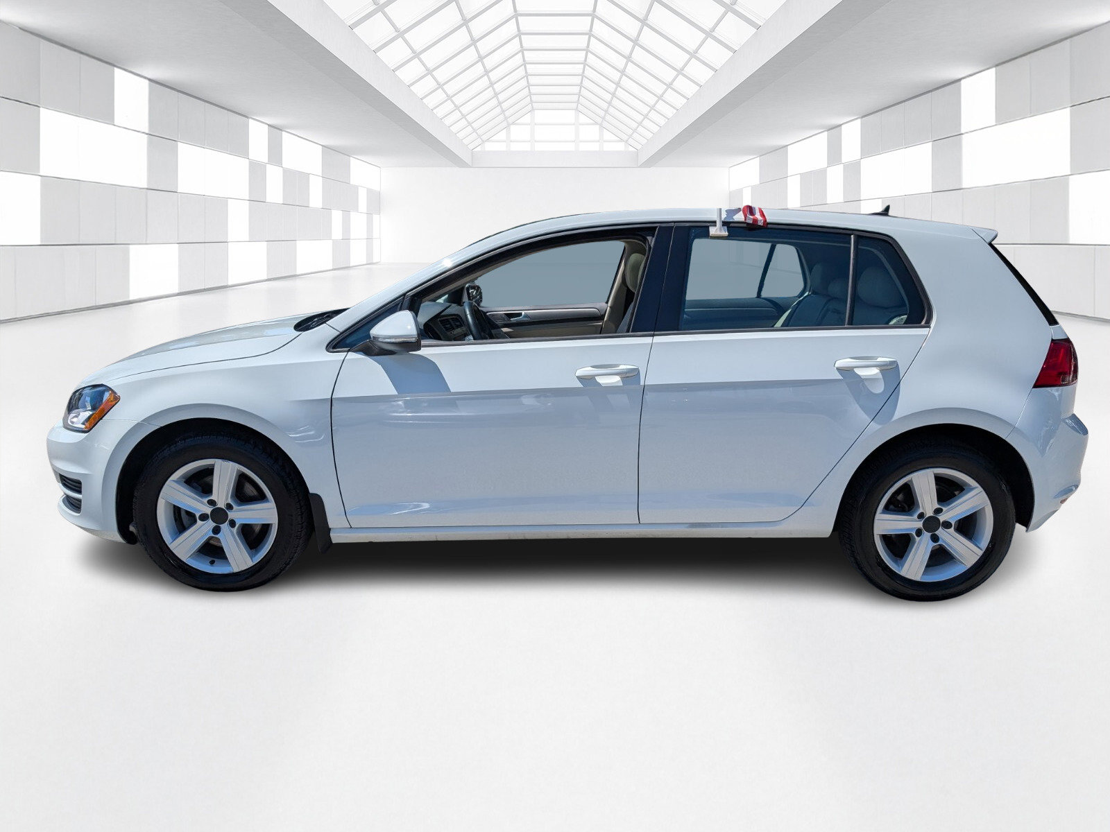 Used 2017 Volkswagen Golf Wolfsburg Edition image 4