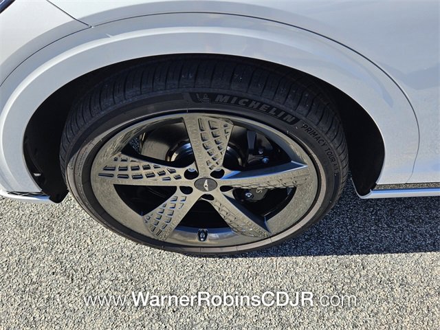 Used 2025 Genesis GV70 2.5T w/ Sport Prestige Package image 19