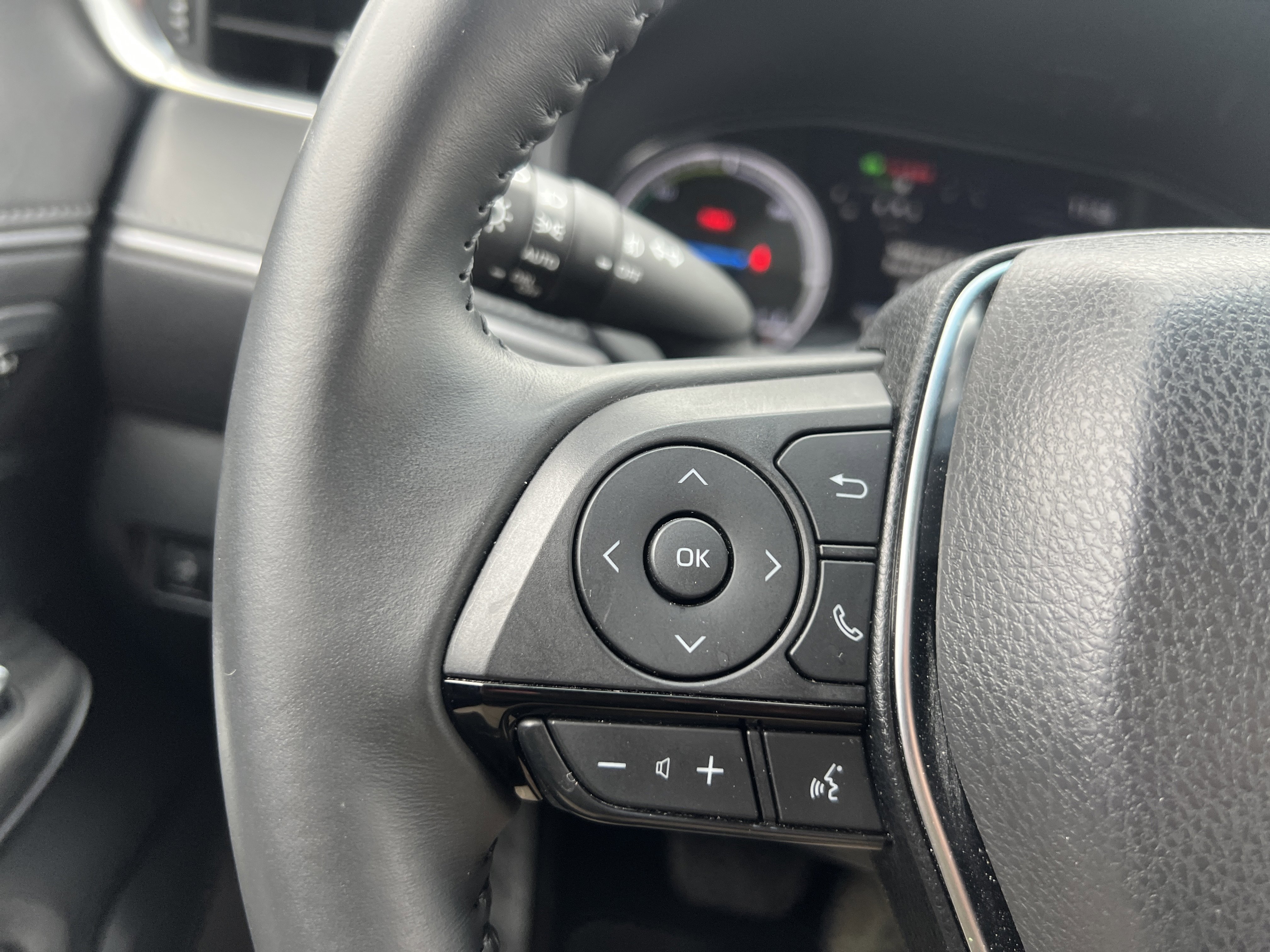 Certified 2024 Toyota Venza XLE image 29