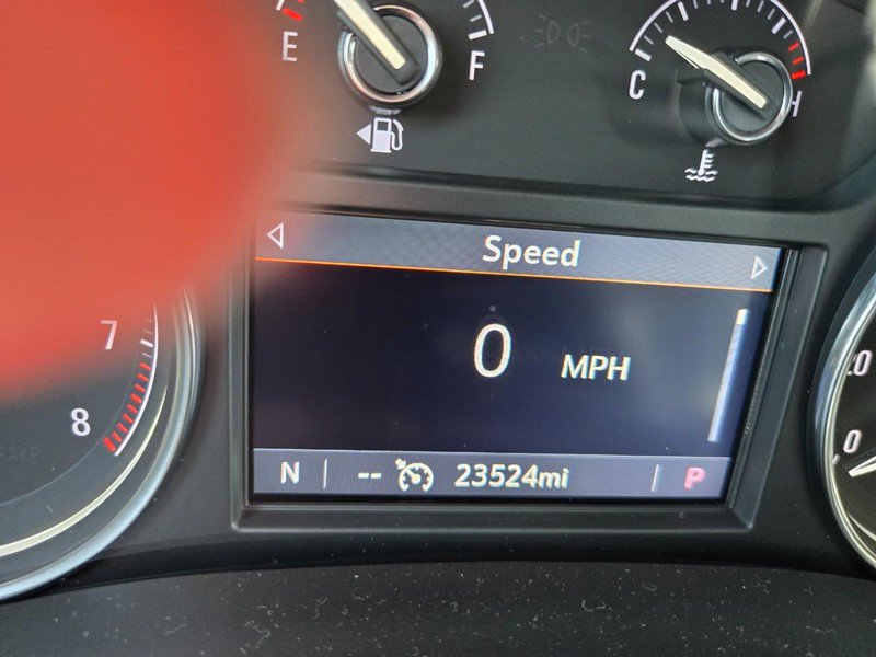 Used 2024 Buick Enclave Essence w/ Experience Buick Package FWD image 7